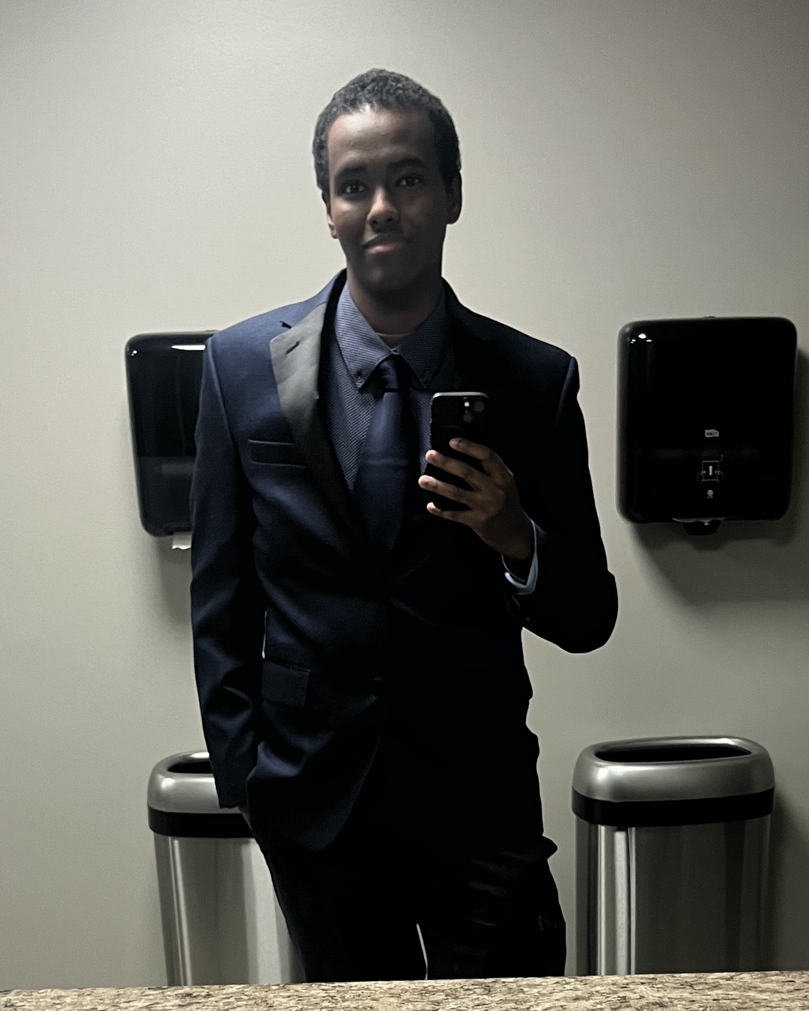 Tinder profile picture for @reader