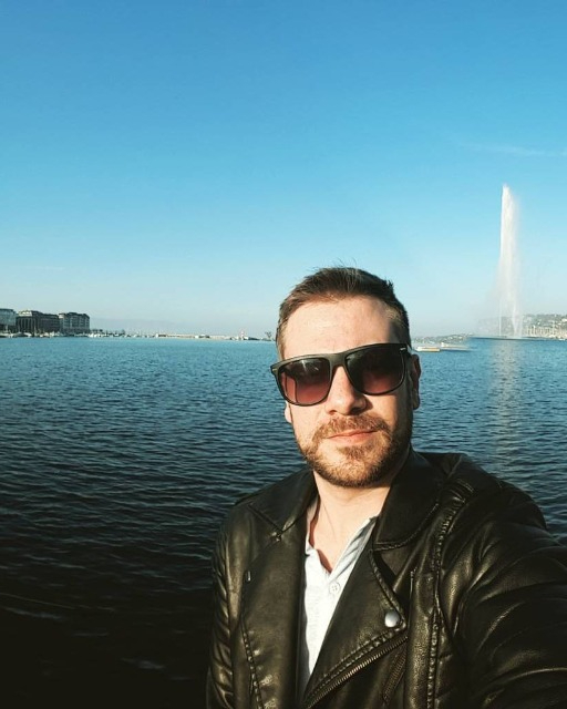 Tinder profile picture for @sdwa