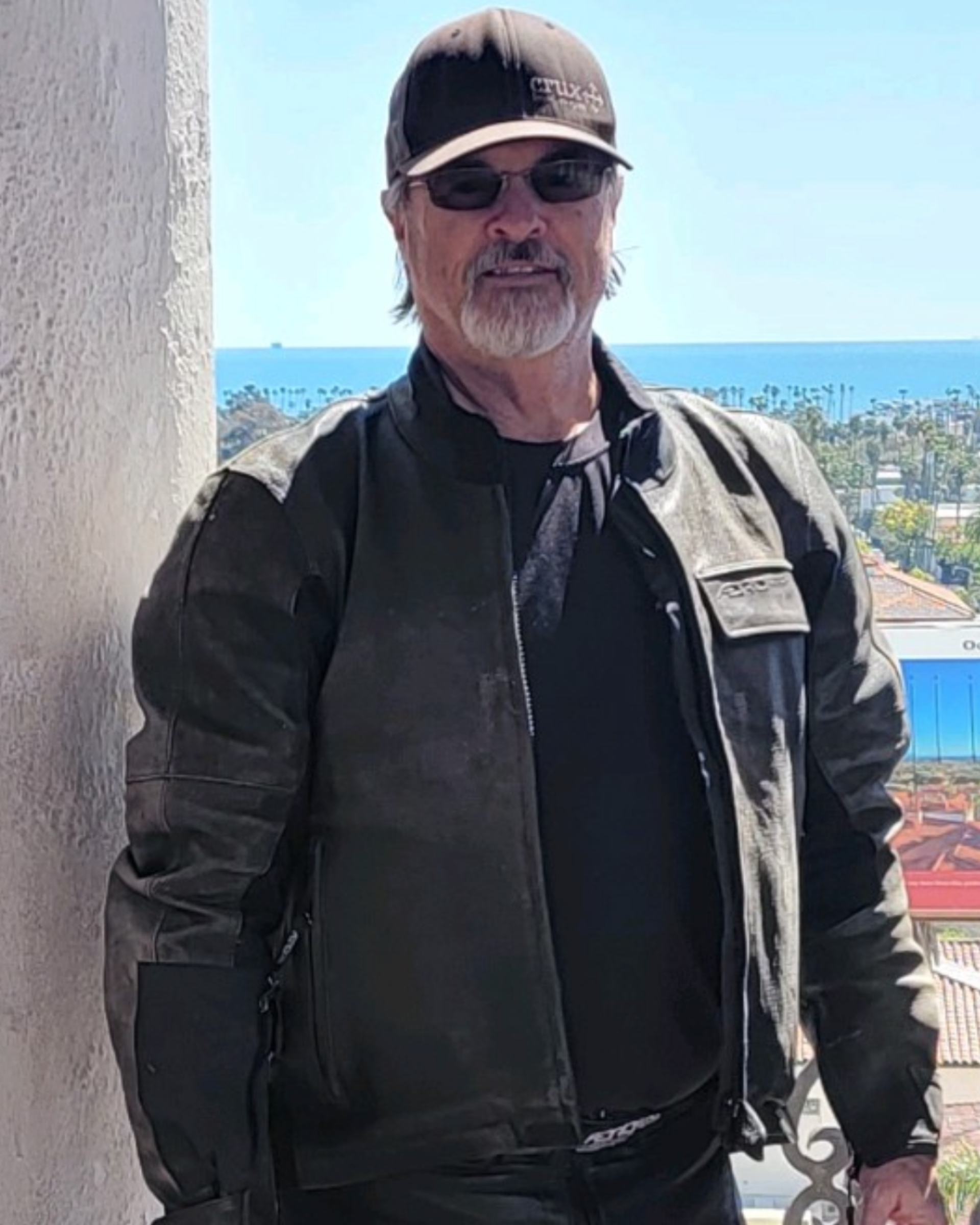 Tinder profile picture for @esp