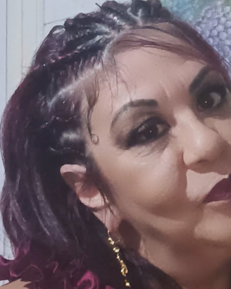 Tinder profile picture for @giza