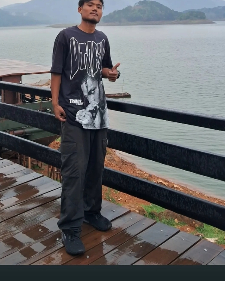 Tinder profile picture for @statistics