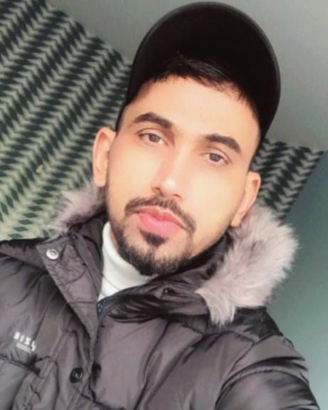 Tinder profile picture for @mitu