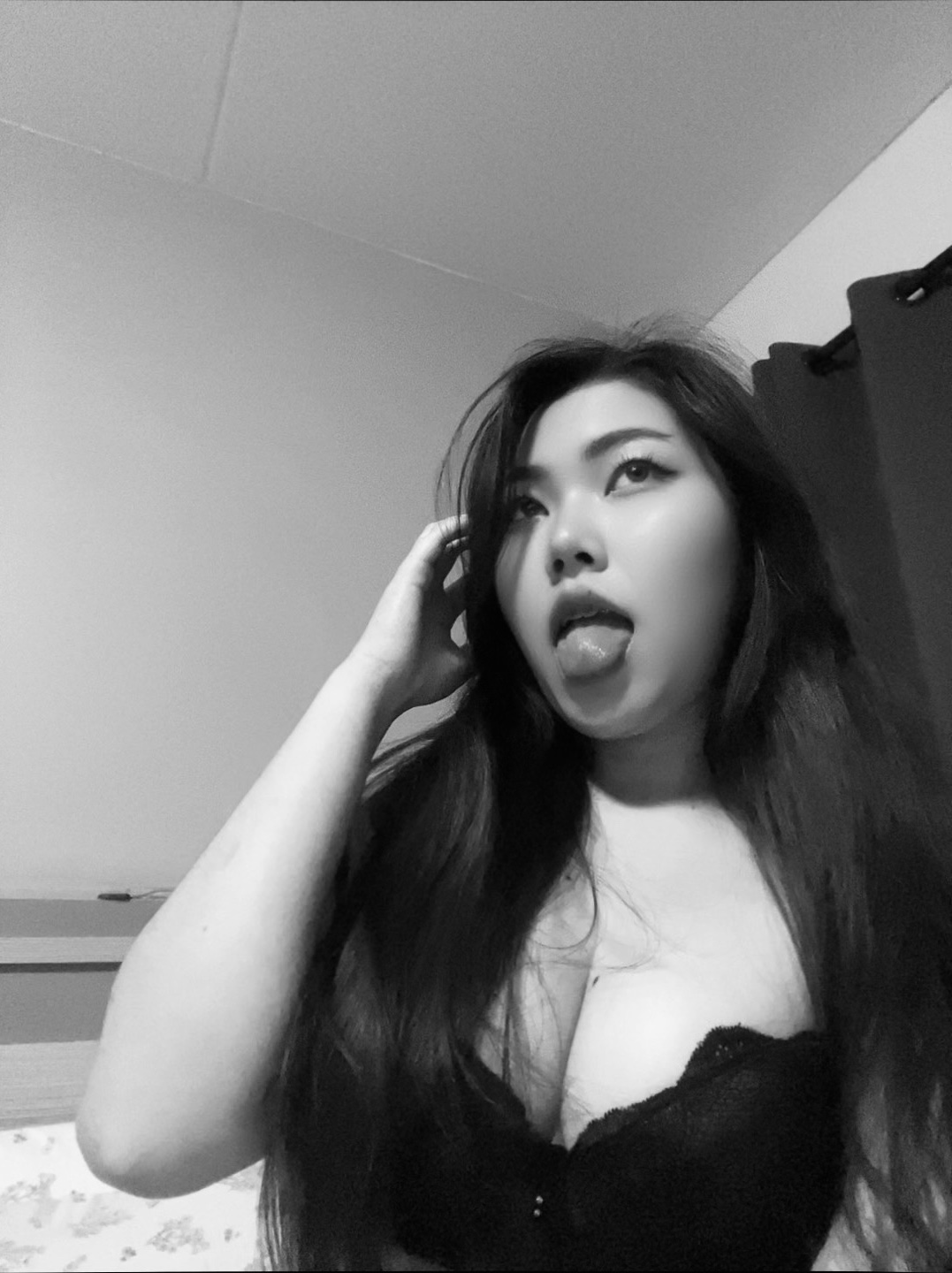 Tinder profile picture for @powder