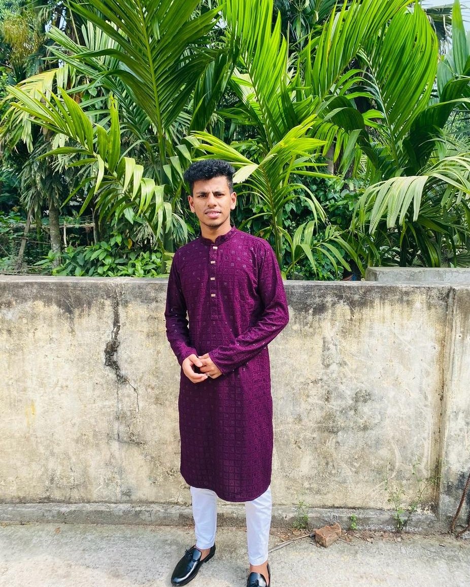 Tinder profile picture for @romon