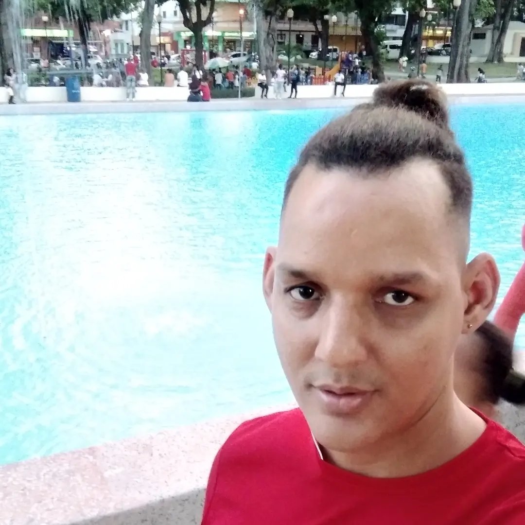 Tinder profile picture for @eury