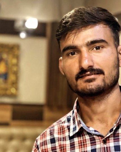 Tinder profile picture for @guruguru