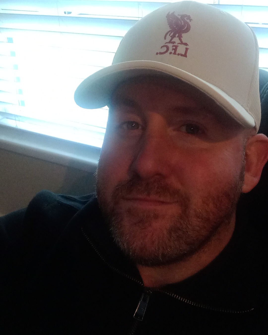 Tinder profile picture for @decoy