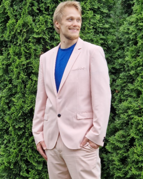 Tinder profile picture for @disillusioned