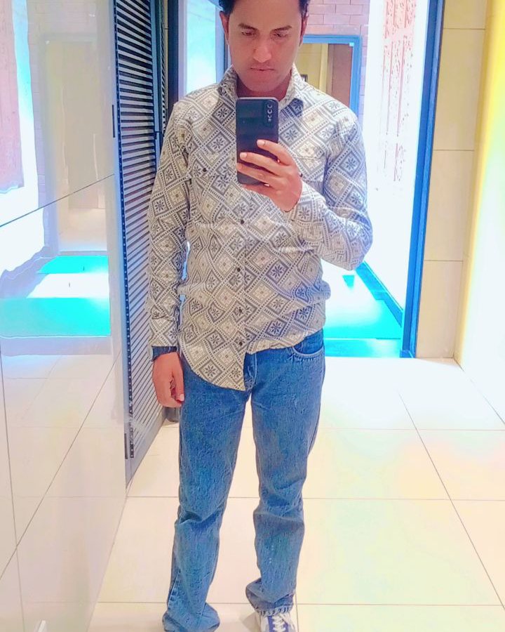 Tinder profile picture for @mrkhan