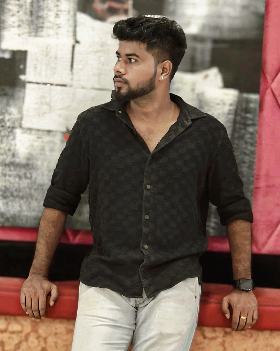 Tinder profile picture for @sanju