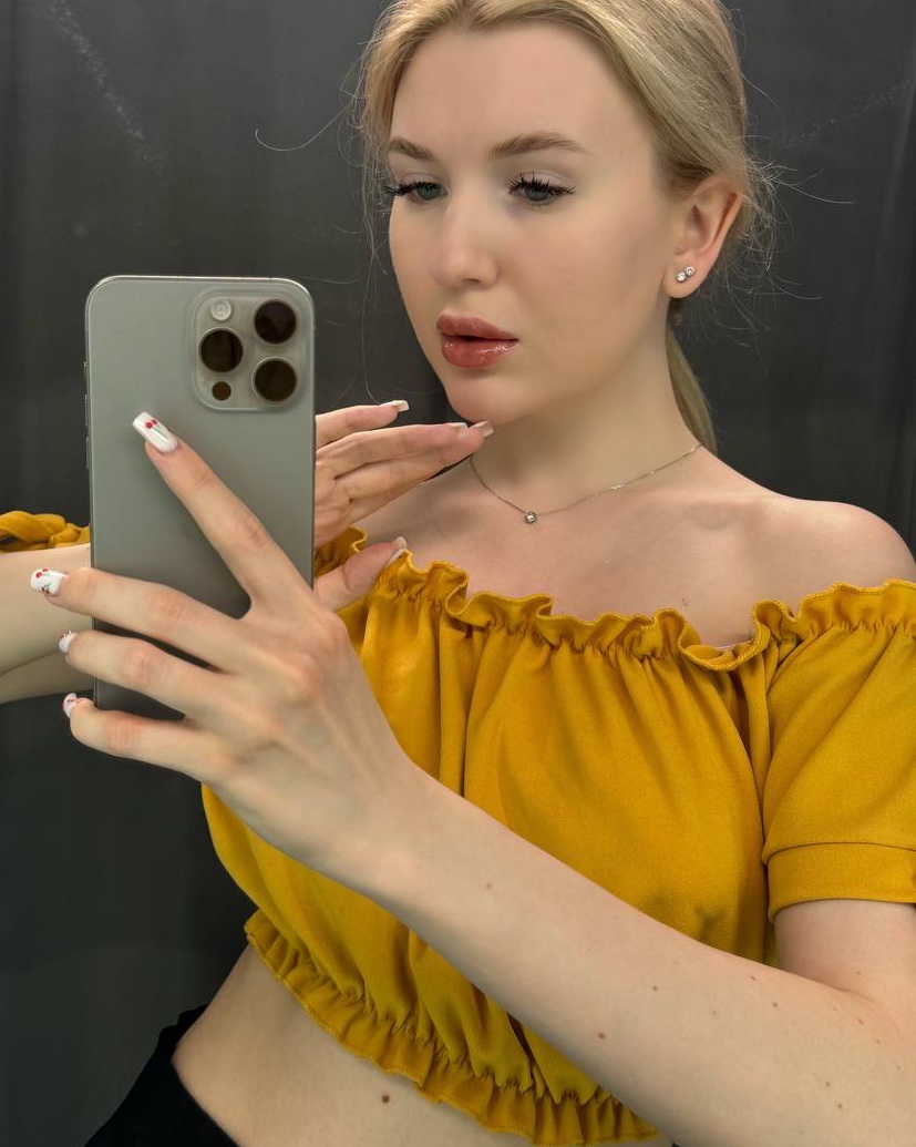 Tinder profile picture for @kindly