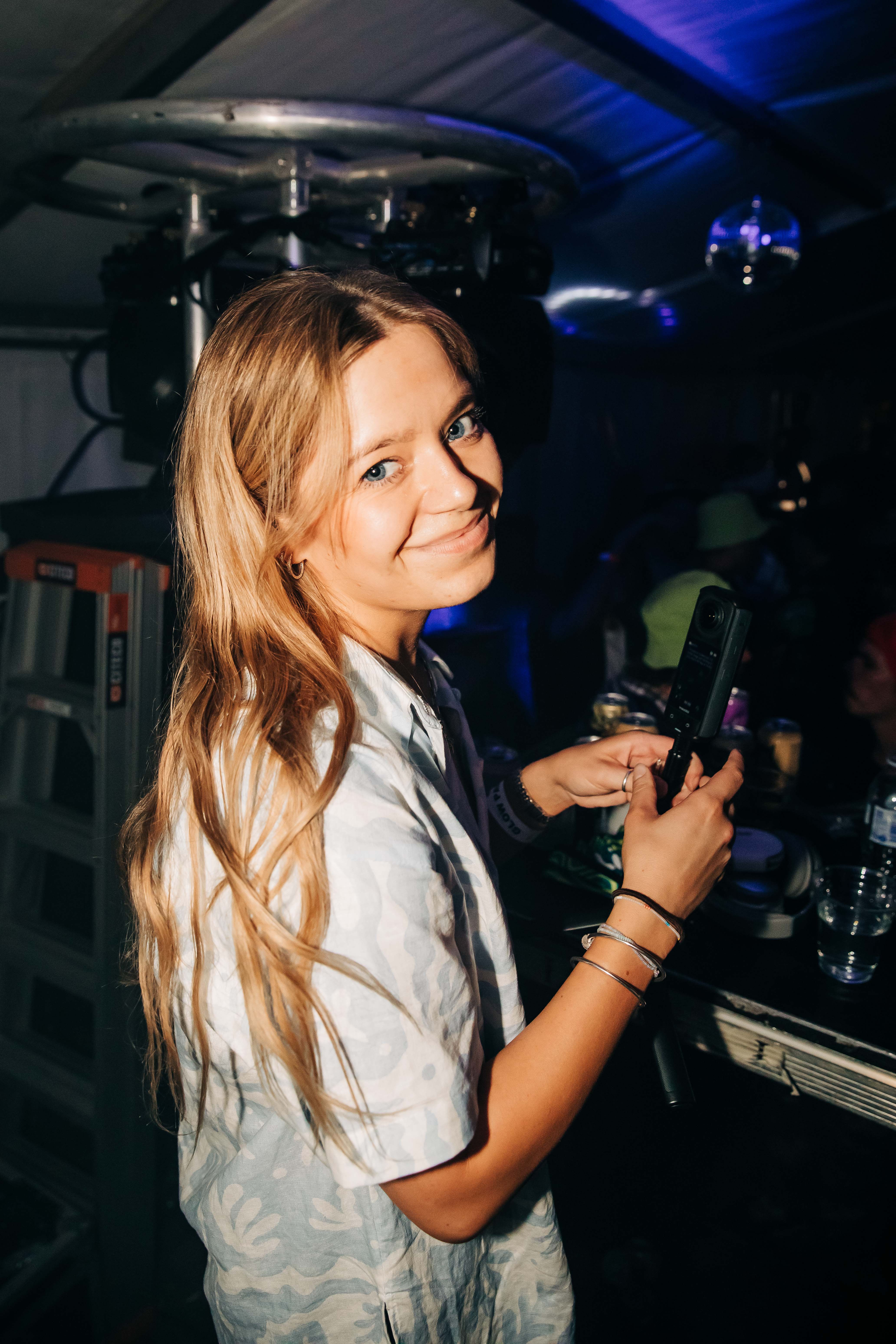 Tinder profile picture for @lozz