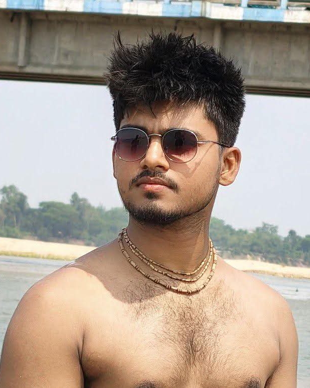 Tinder profile picture for @sanju25