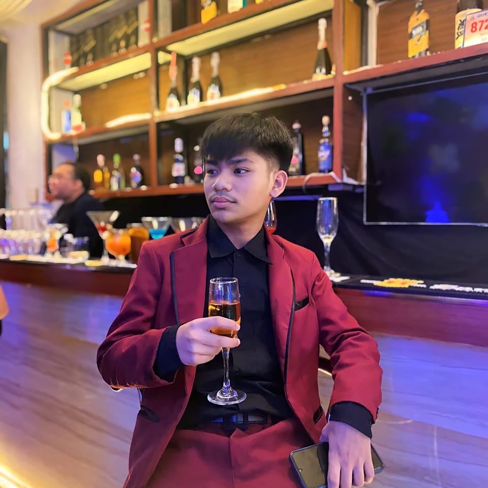 Tinder profile picture for @kioo