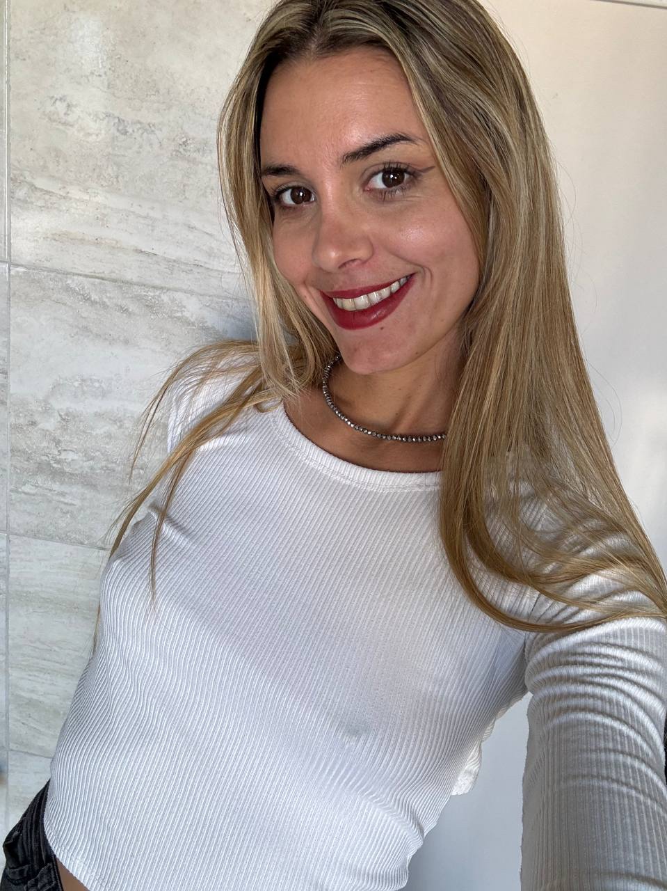 Tinder profile picture for @lauren