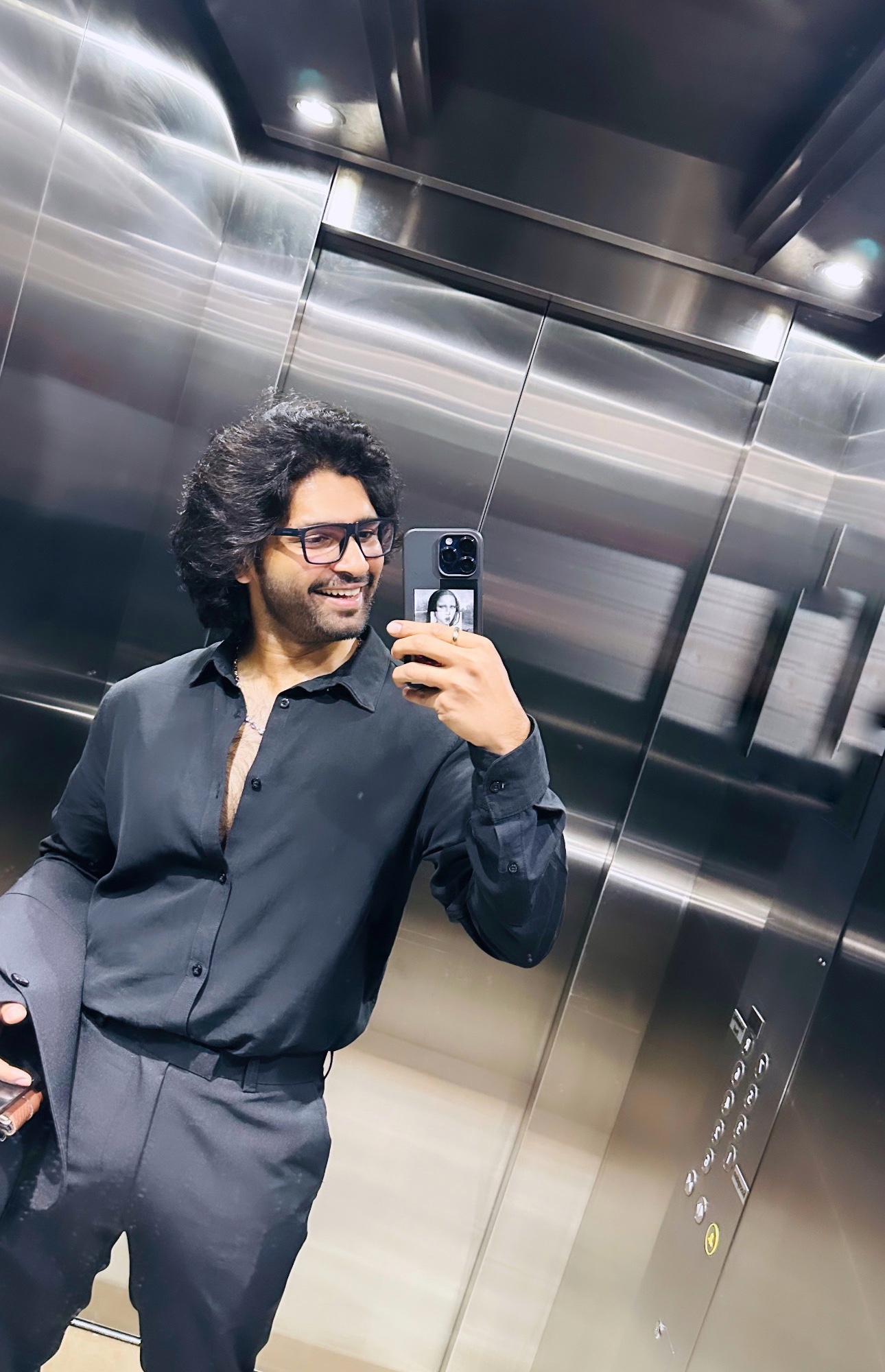 Tinder profile picture for @definitely