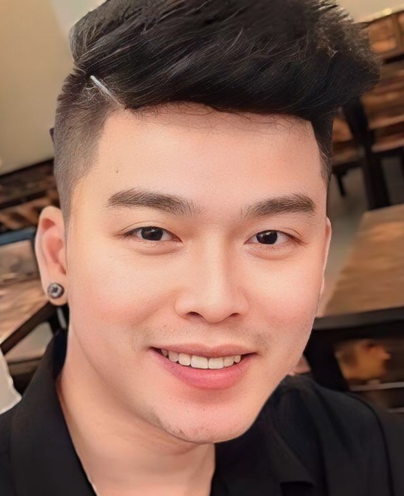 Tinder profile picture for @weilun123