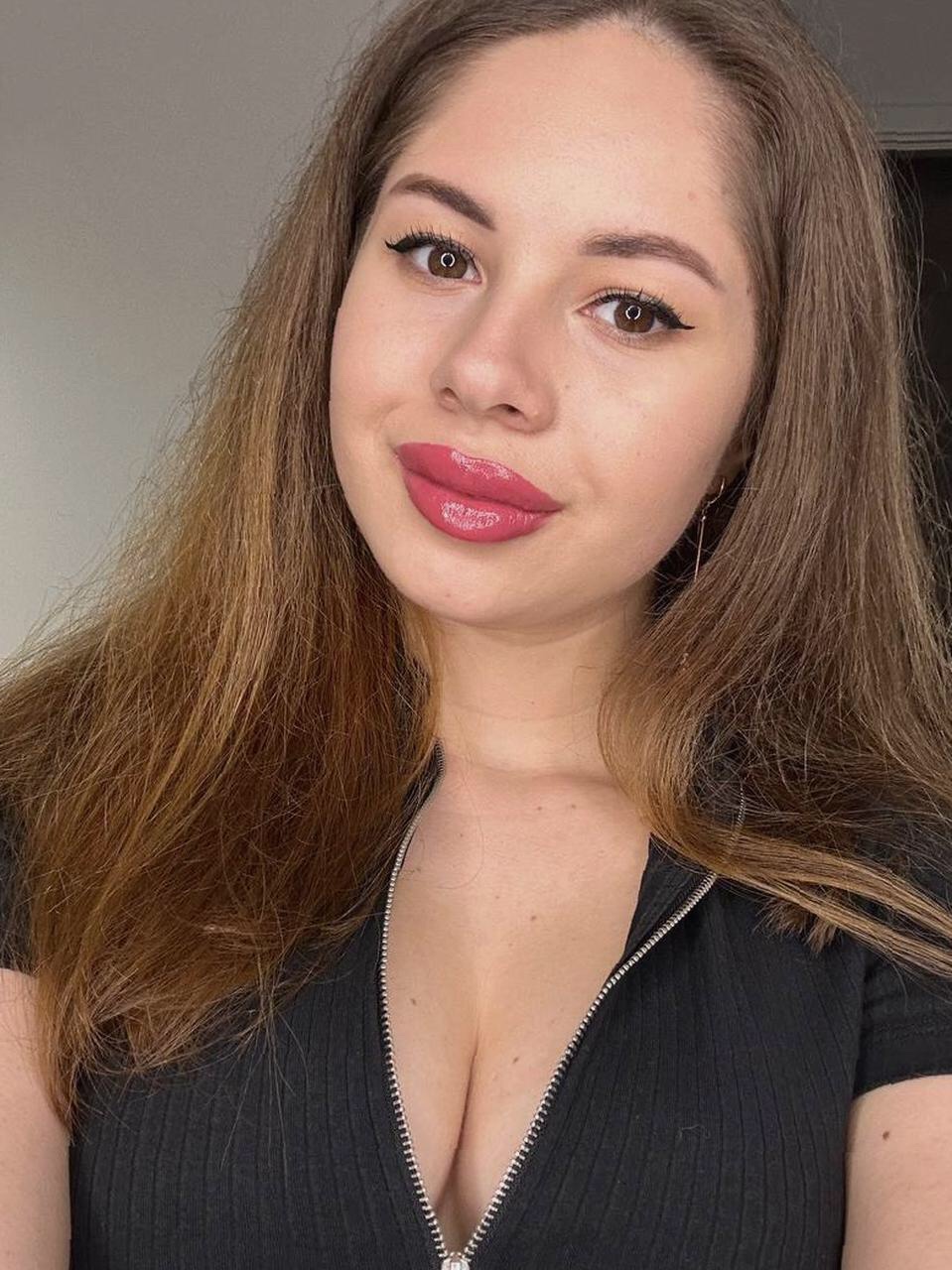 Tinder profile picture for @bending