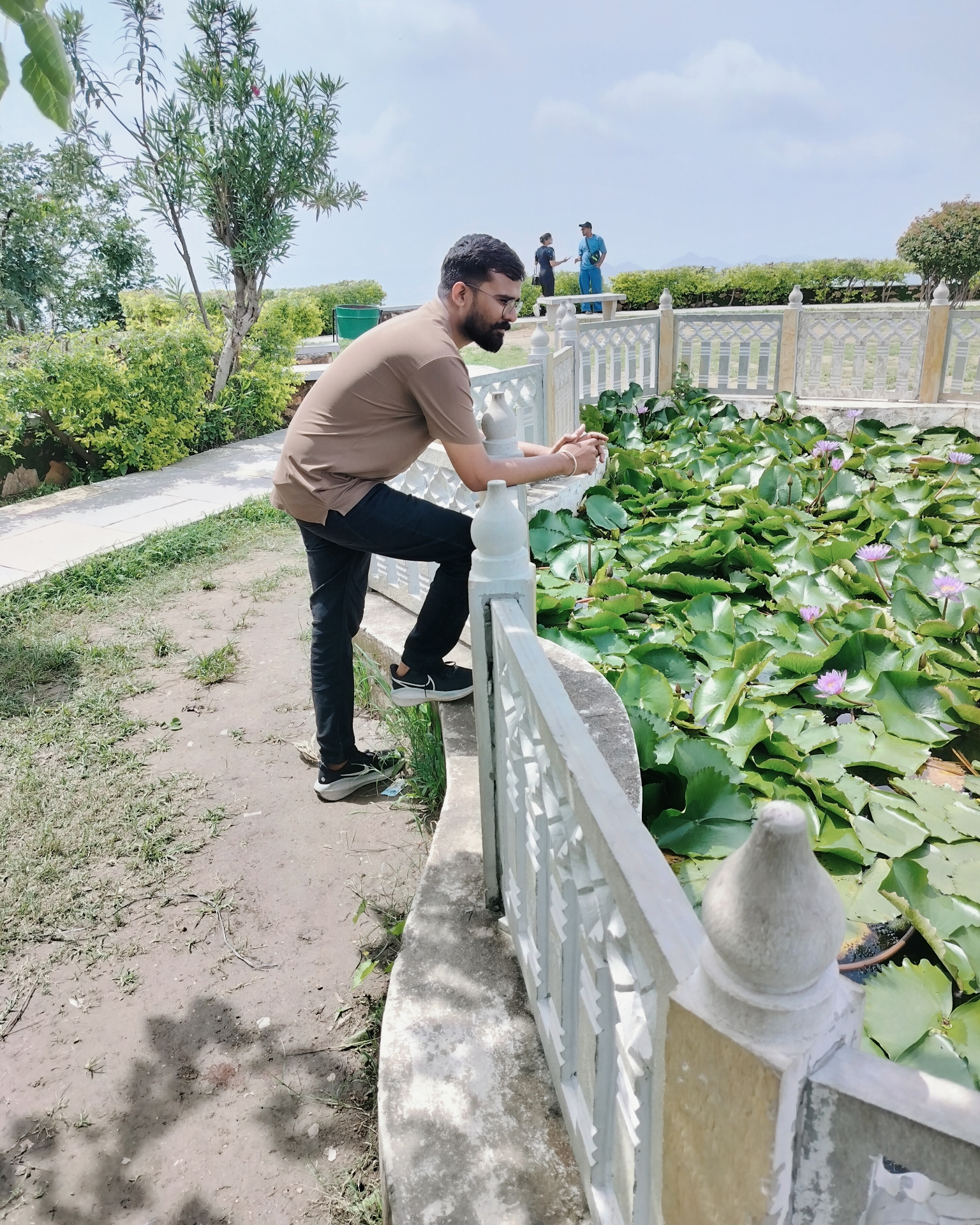 Tinder profile picture for @hari