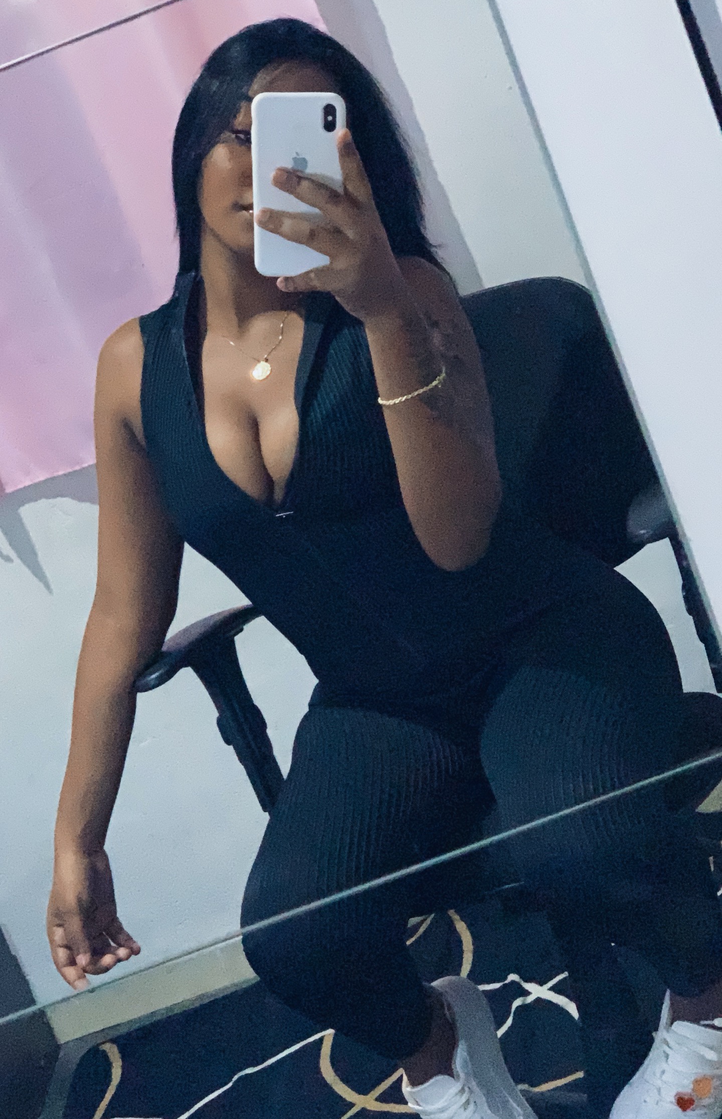 Tinder profile picture for @kamily