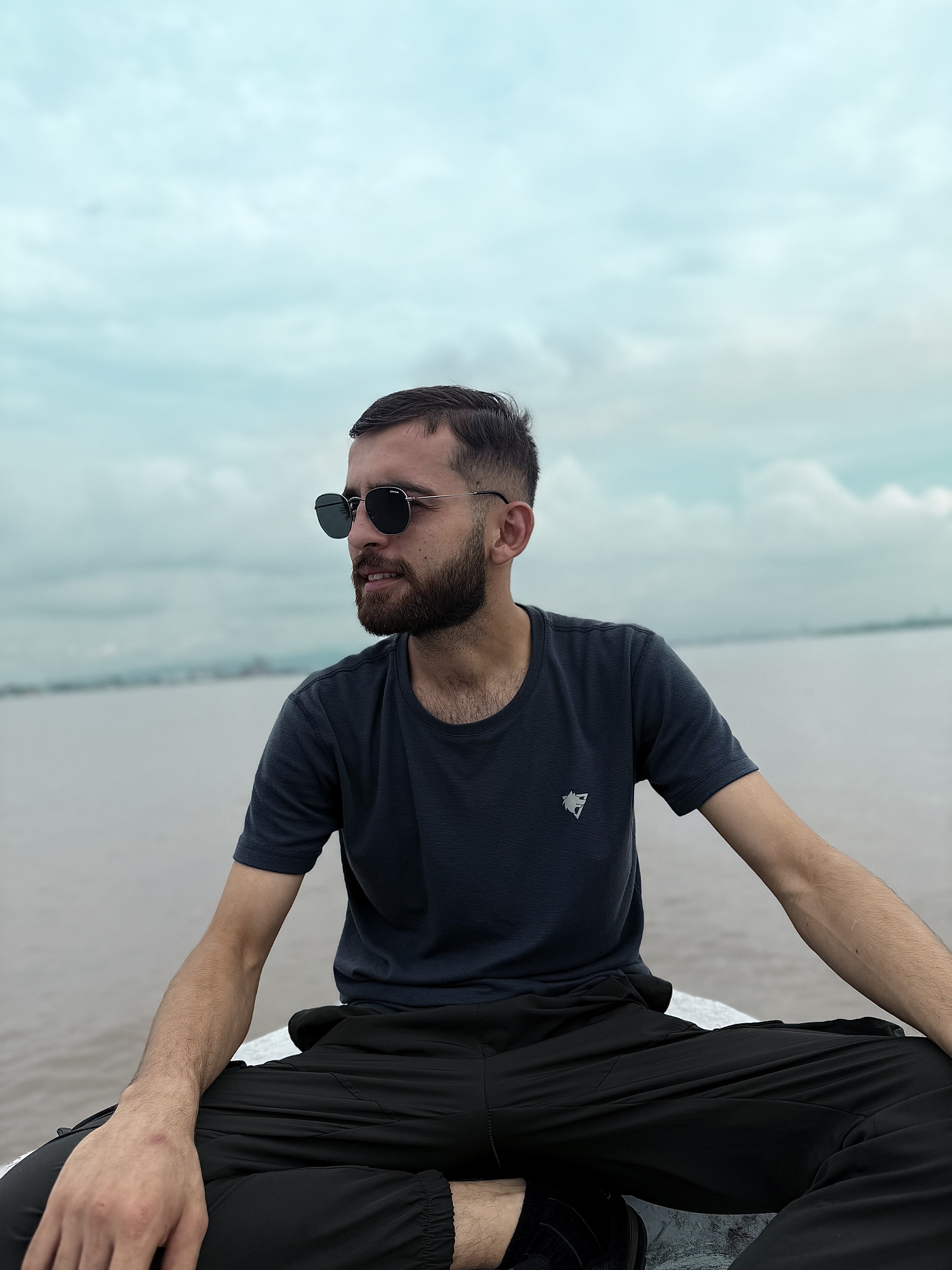 Tinder profile picture for @lobo