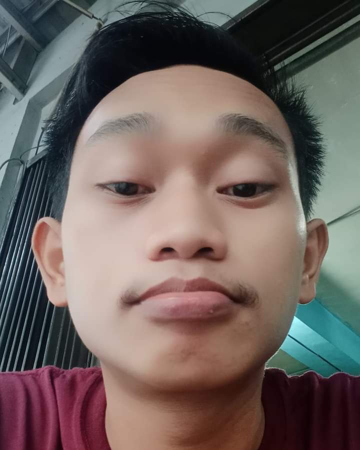 Tinder profile picture for @putra