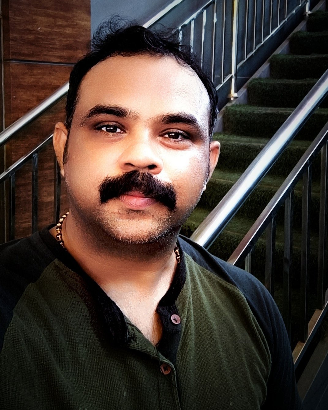 Tinder profile picture for @dcr