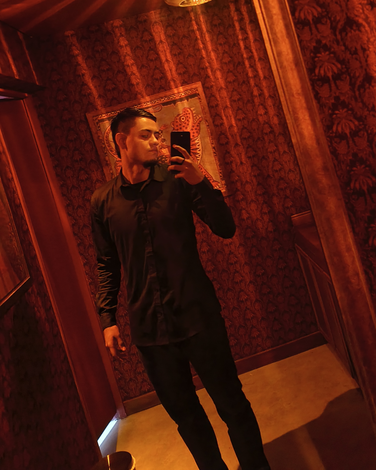 Tinder profile picture for @intra