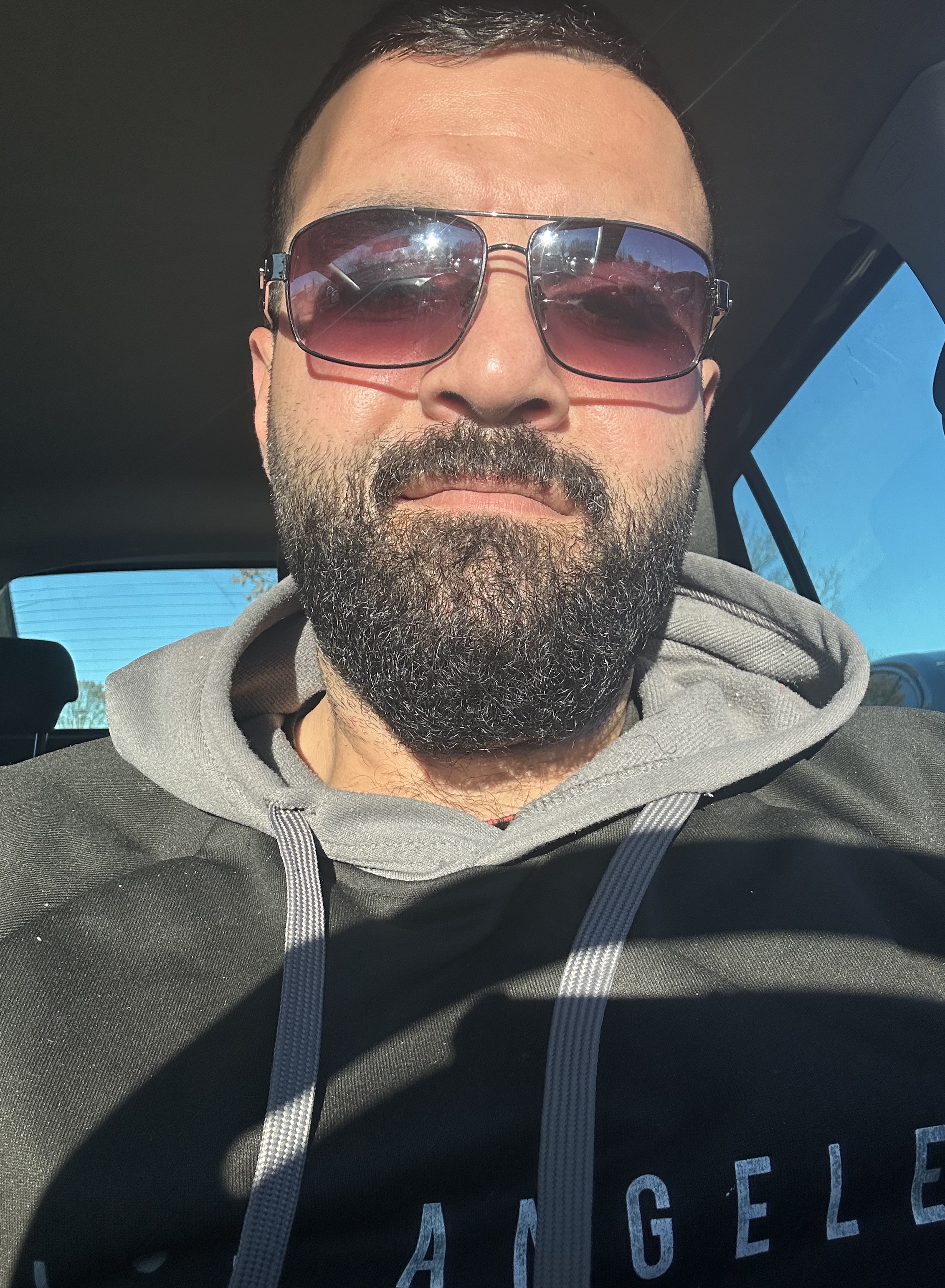 Tinder profile picture for @wiliam