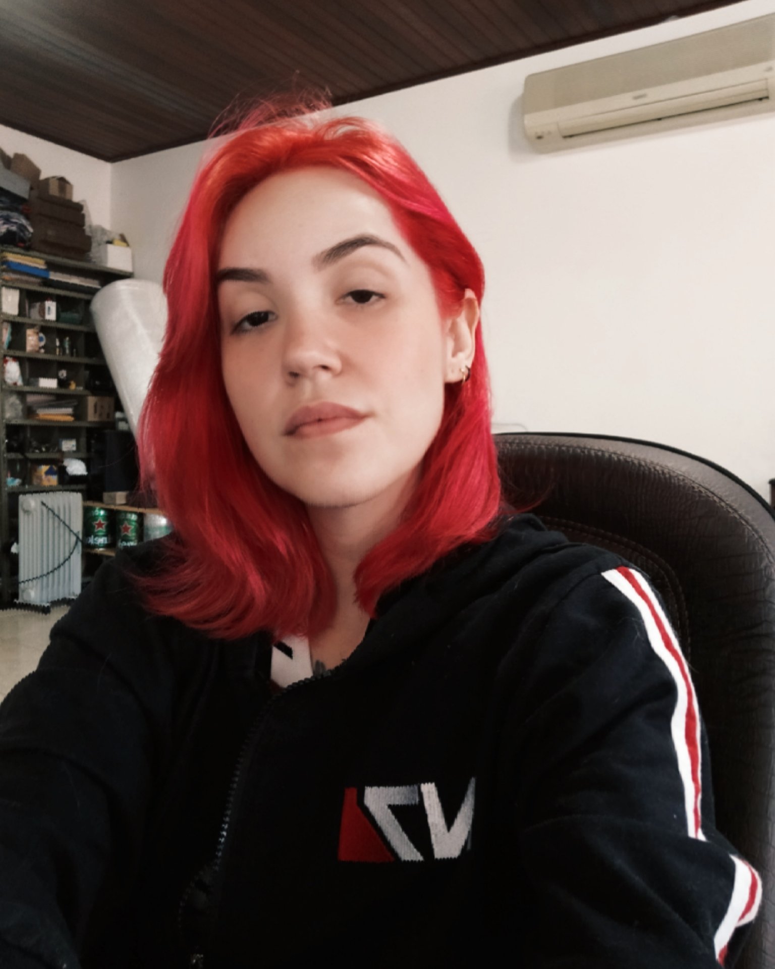 Tinder profile picture for @tess