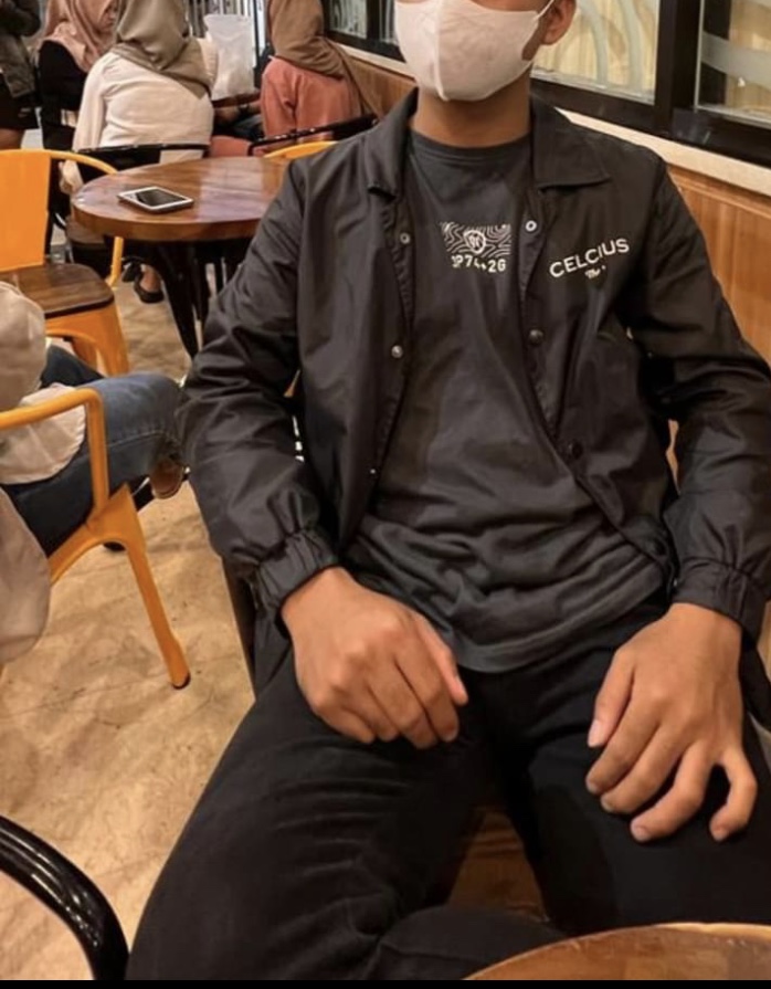 Tinder profile picture for @vernon