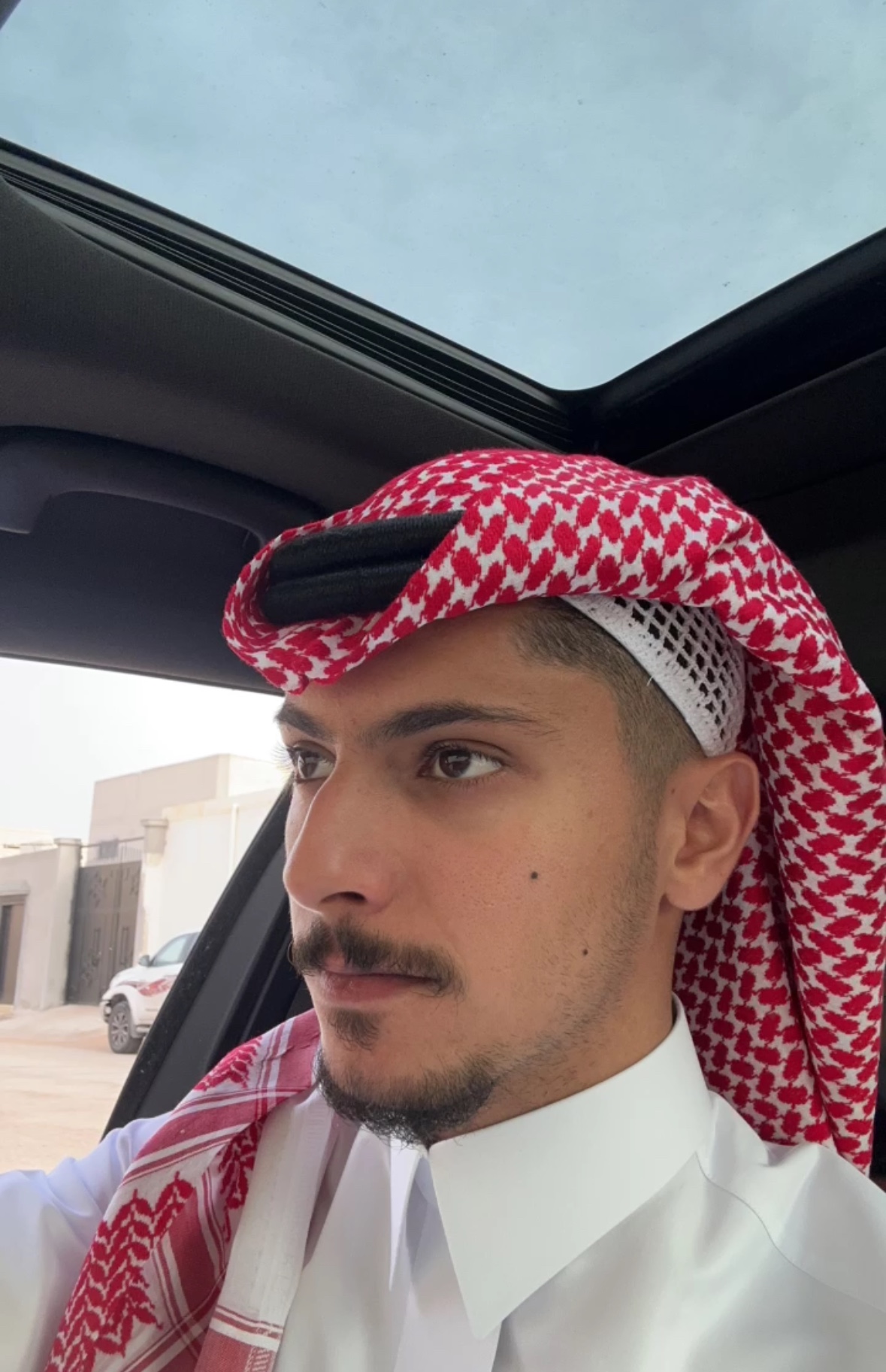 Tinder profile picture for @sulaiman