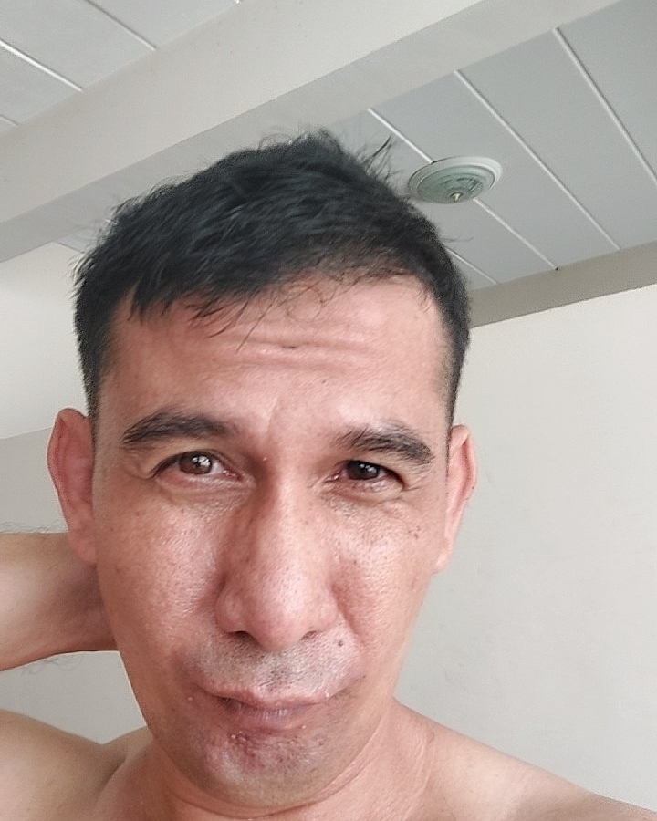 Tinder profile picture for @top