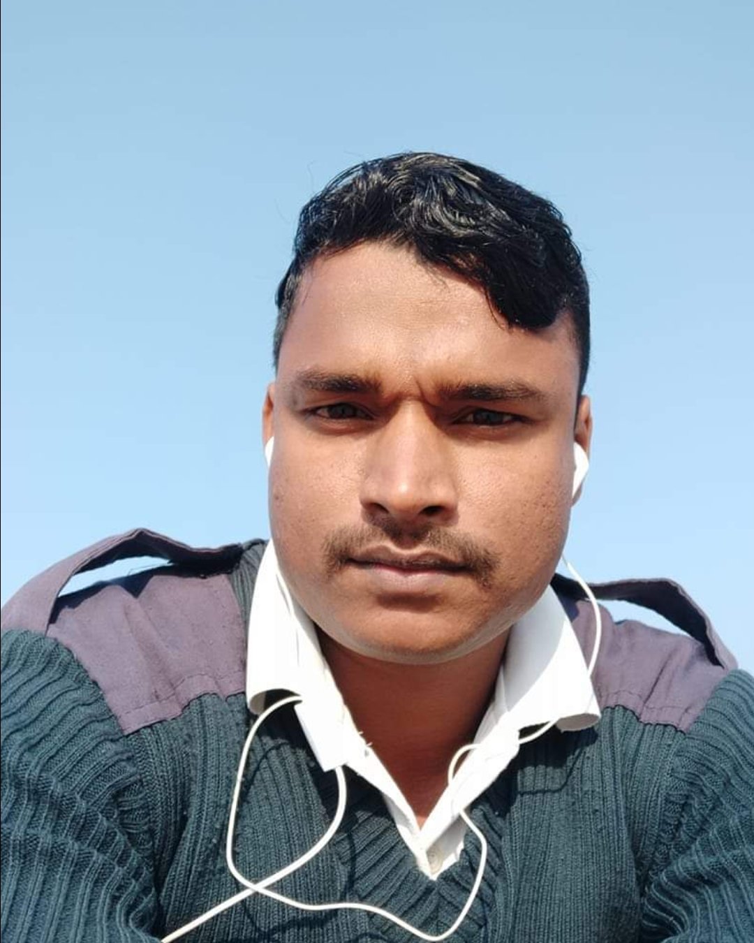 Tinder profile picture for @prakash