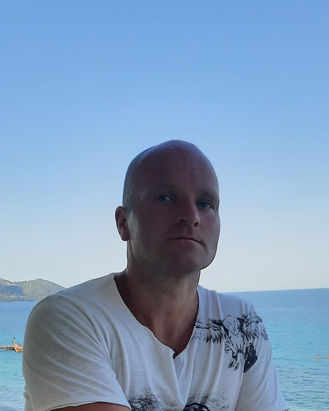 Tinder profile picture for @mick