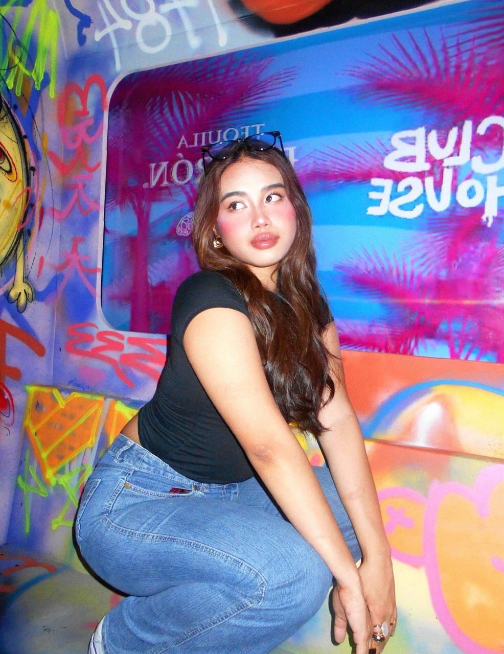 Tinder profile picture for @emerge