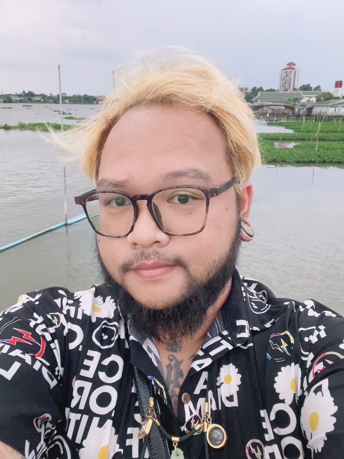 Tinder profile picture for @scream