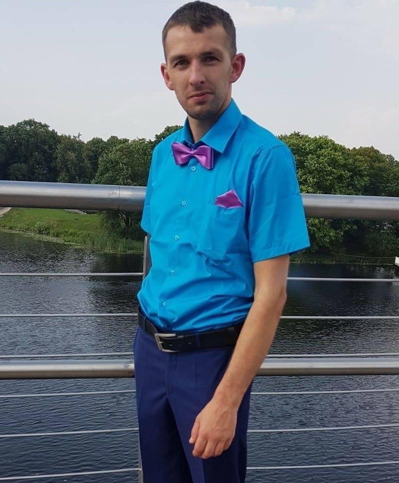 Tinder profile picture for @visits