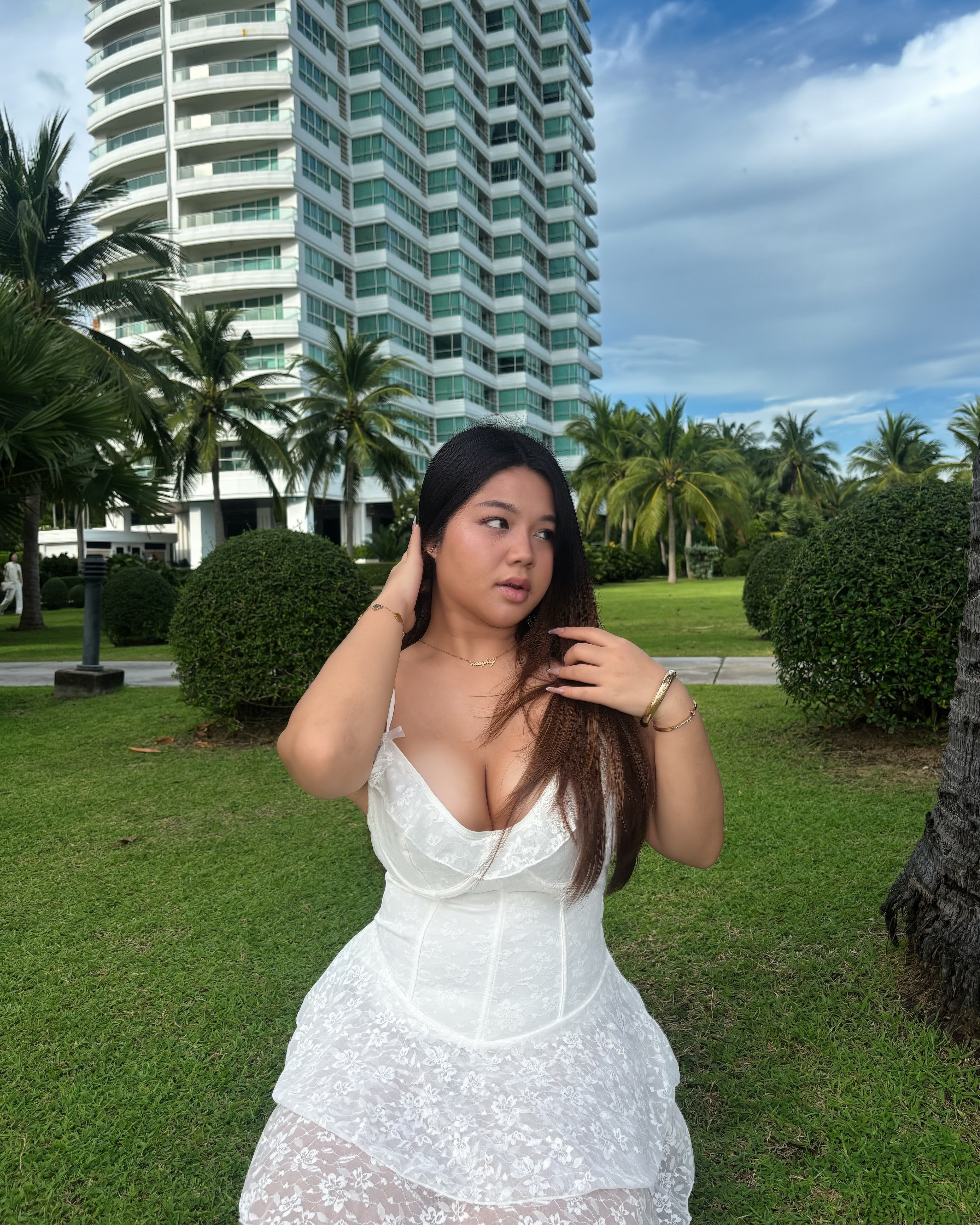 Tinder profile picture for @minds