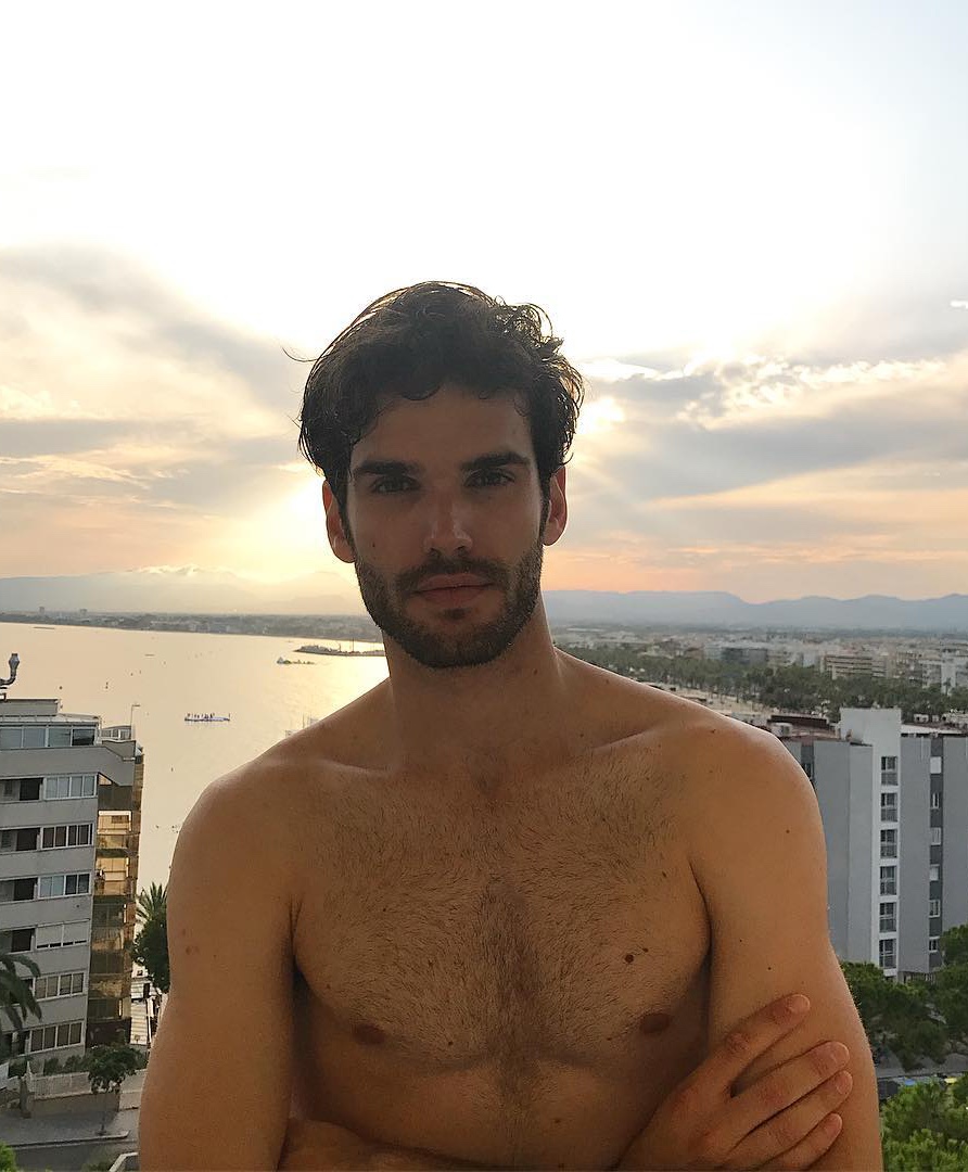 Tinder profile picture for @sledding