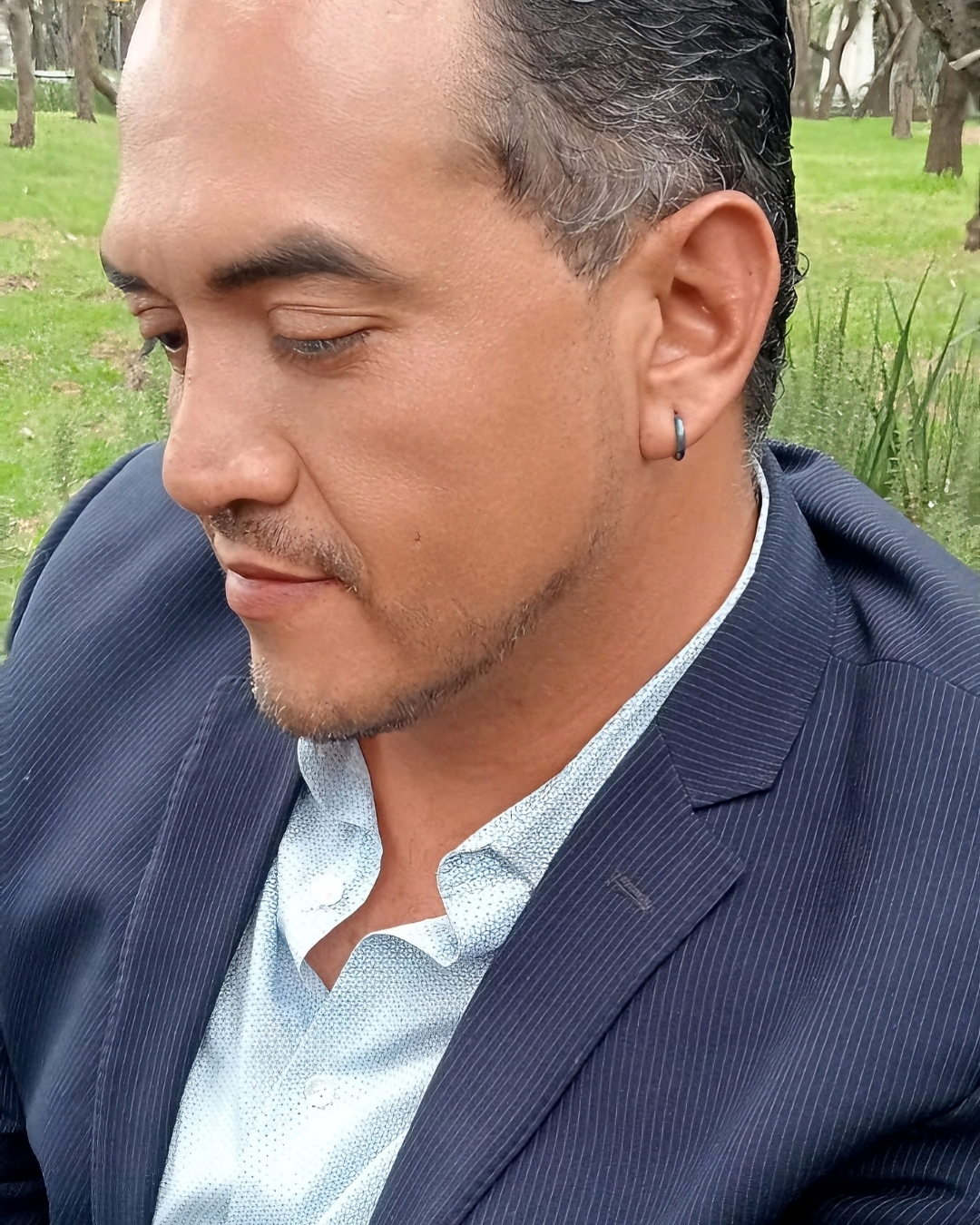 Tinder profile picture for @jhon