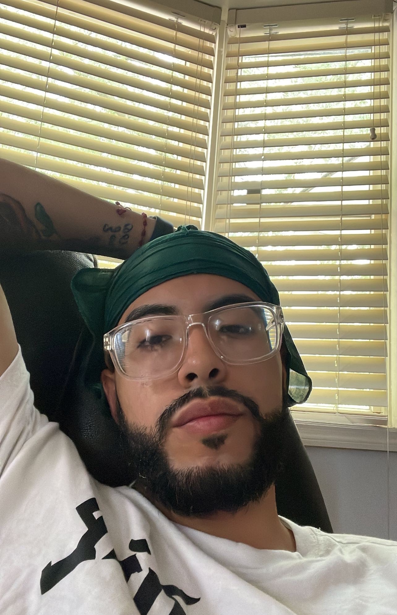 Tinder profile picture for @rique
