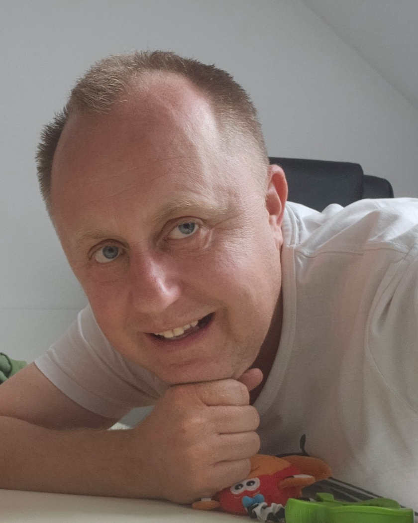 Tinder profile picture for @jure