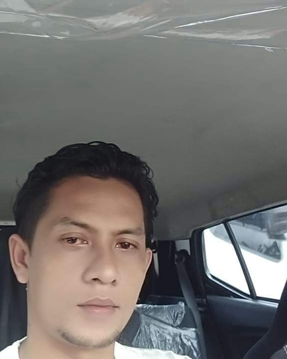 Tinder profile picture for @syamsul