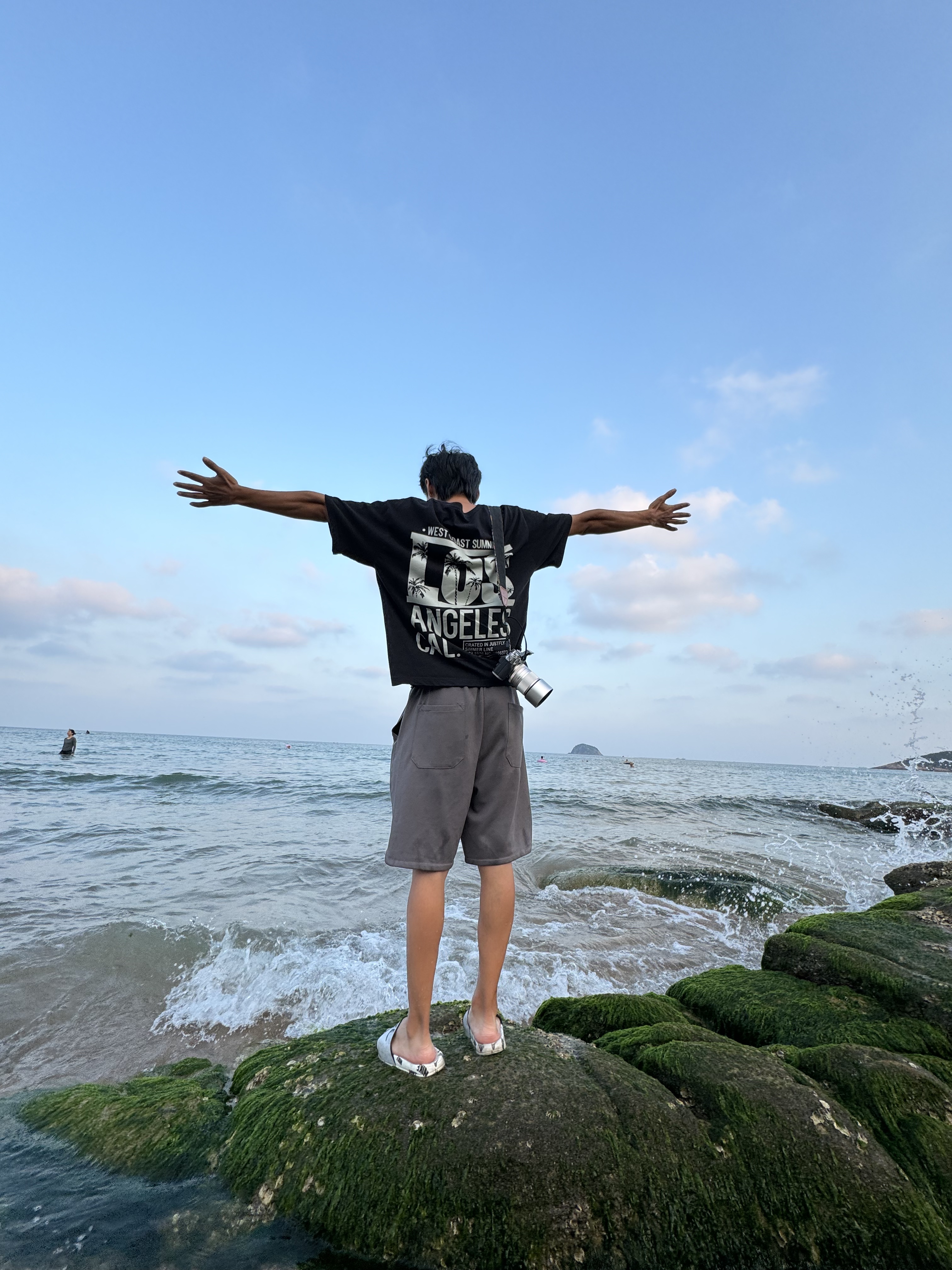 Tinder profile picture for @dong