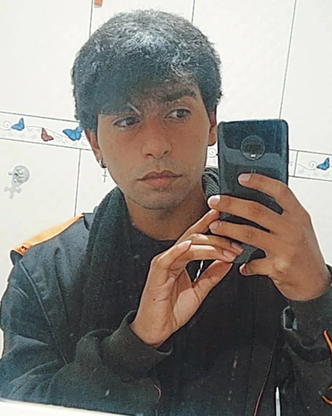 Tinder profile picture for @hideken