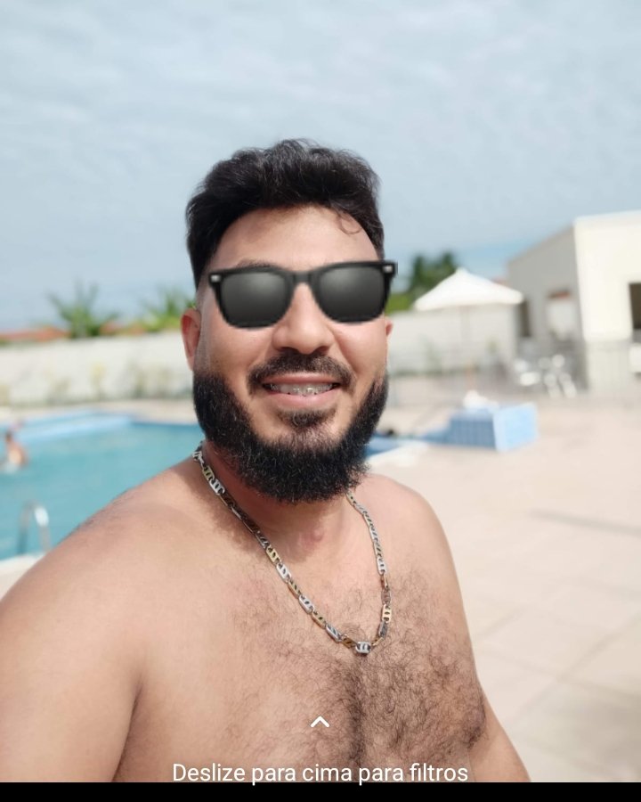 Tinder profile picture for @tavora