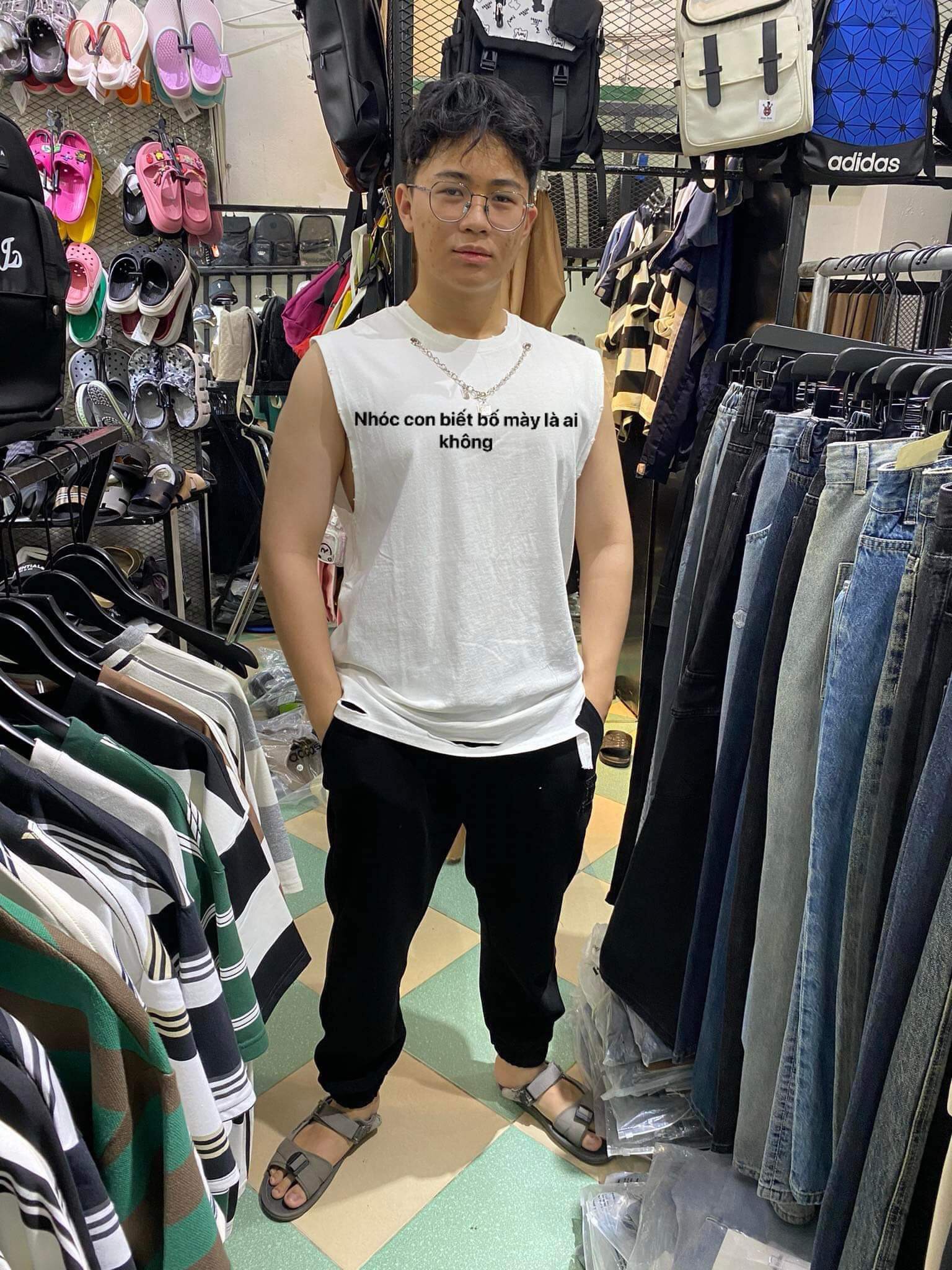 Tinder profile picture for @gnaw