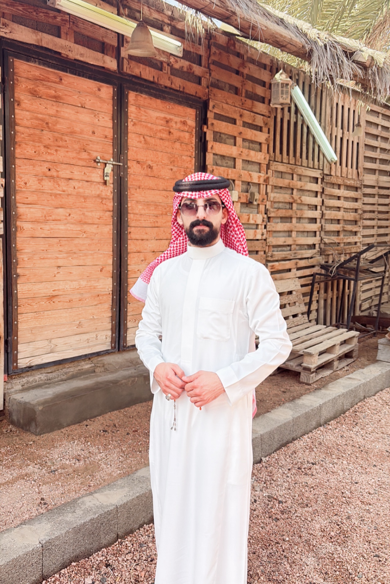 Tinder profile picture for @ili