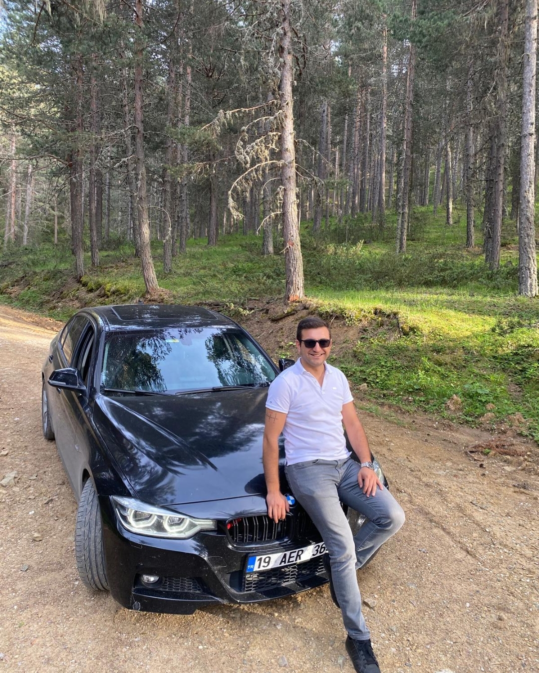 Tinder profile picture for @forest
